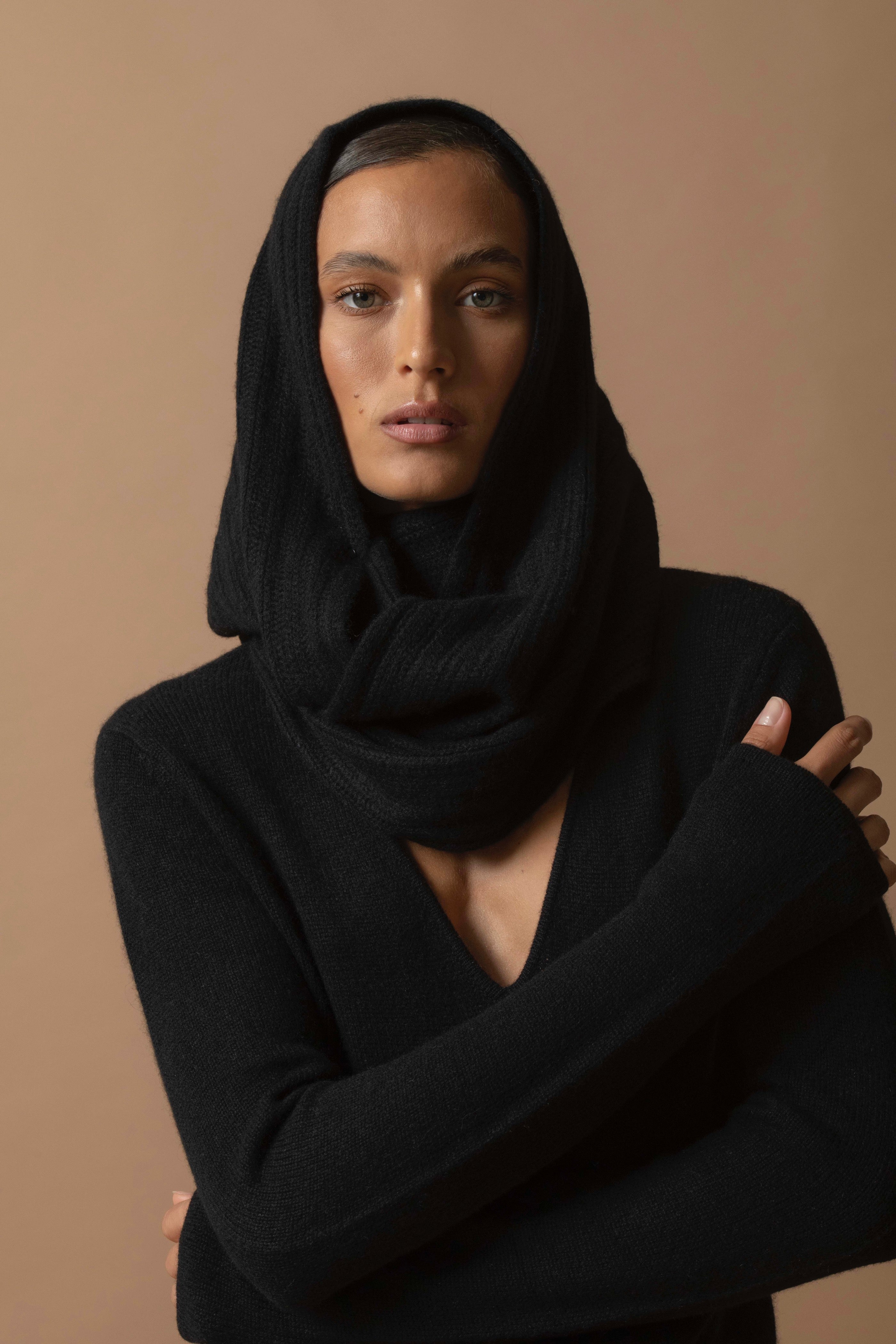 4 Thread V-Neck Sweater - Gaby - Black