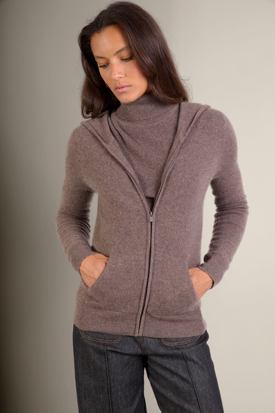 Kapuzen-Strickjacke mit Reißverschluss Emma – Taupe Meliert