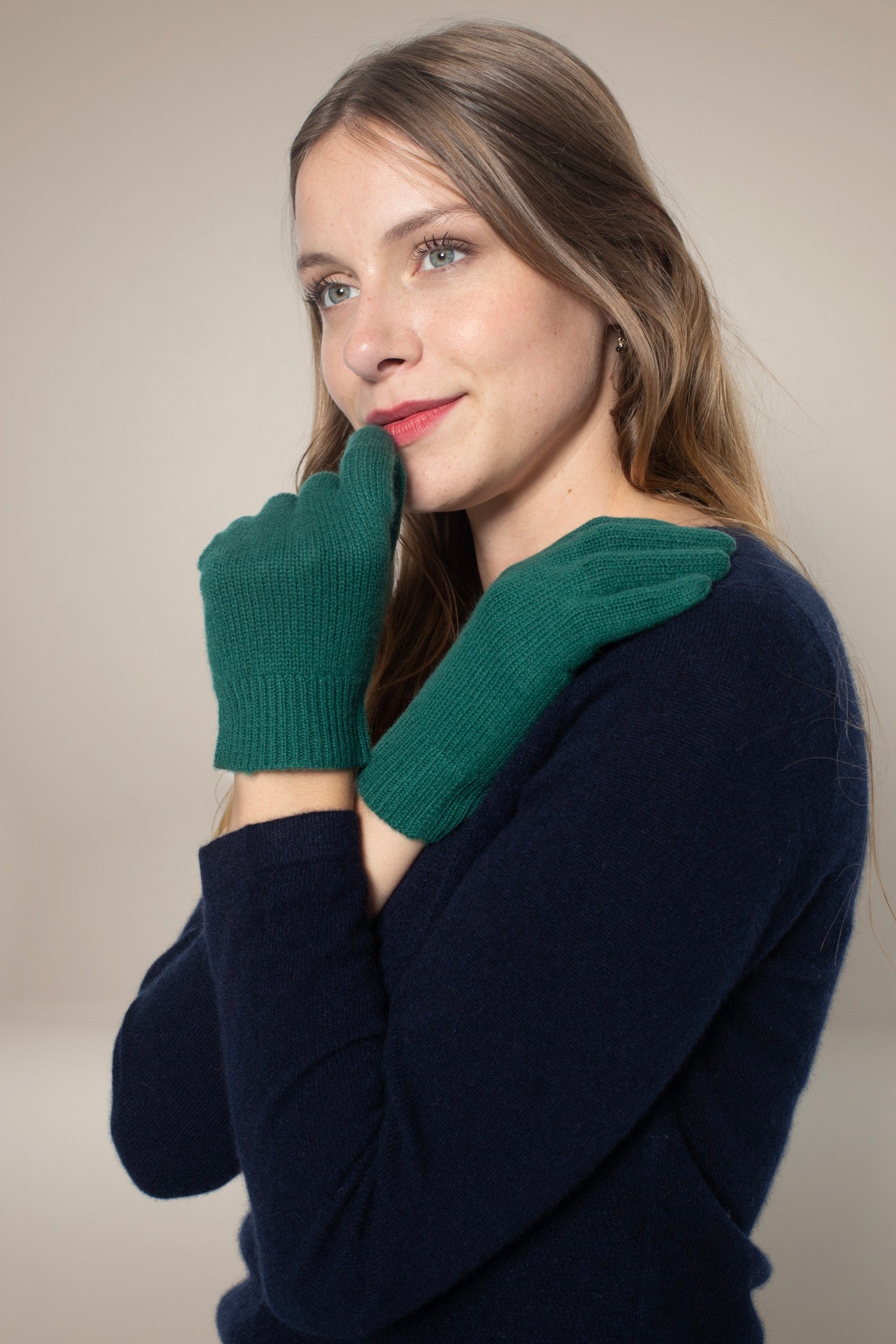 4 Thread Gloves - Hailey - Cypress
