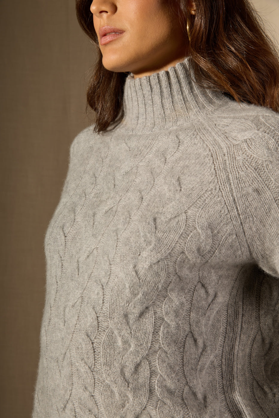 Jersey Mairead de 6 hilos con cuello alto - 100% Cachemira de 6 hilos - Heather Cloud - Mujer