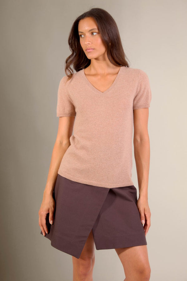V-ringad T-shirt Efimia - Kamelmelerad