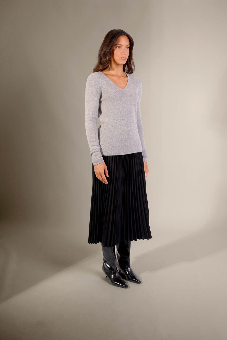 Sweter w serek 4-nitkowy Gaby - Melanżowa chmurka