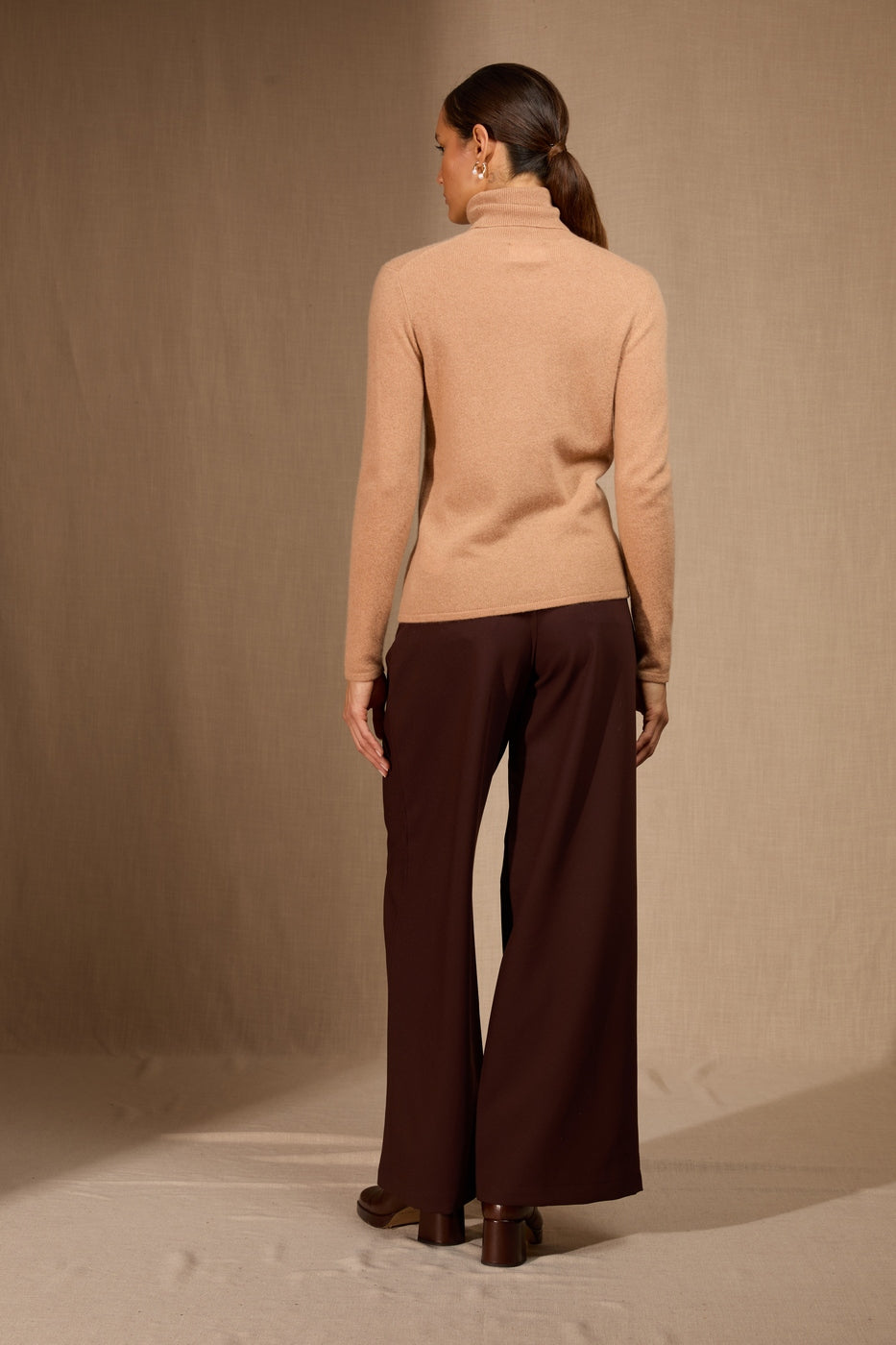 Sweter z golfem Ashley – Sahara