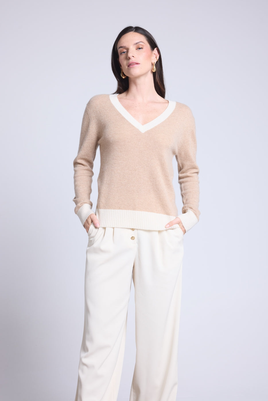 V-Ringad Ribbstickad Tröja Färg Perla - Beige Gräddvit - Dam - 100% Kashmir