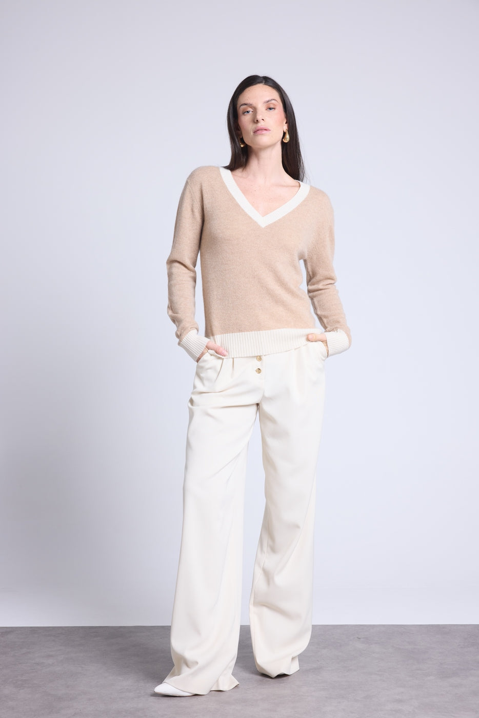 V-Ringad Ribbstickad Tröja Färg Perla - Beige Gräddvit - Dam - 100% Kashmir