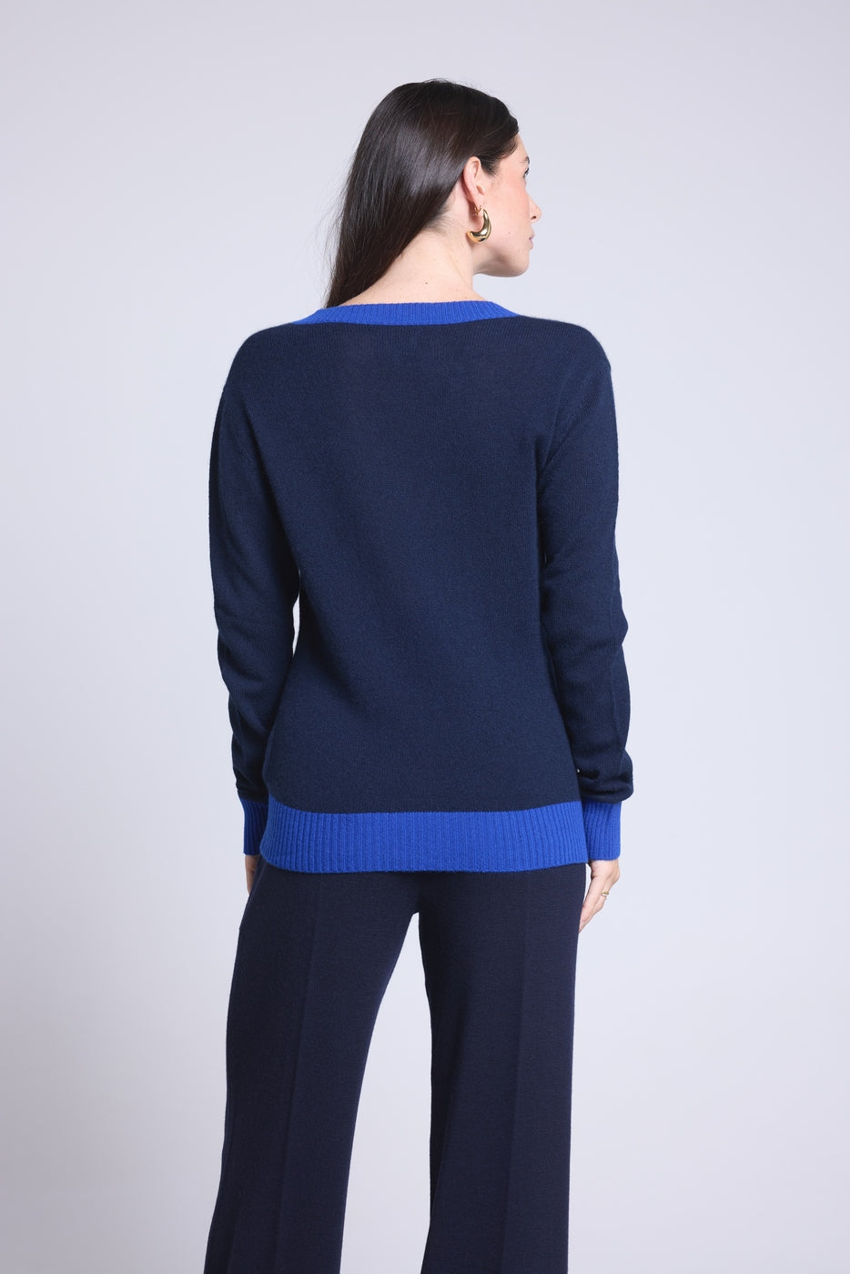 Ribstrikket V-halset sweater Perla - Marineblå Kongeblå - Dame - 100% kashmir