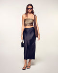 #label: Maria mesure 1,79m et porte une taille S