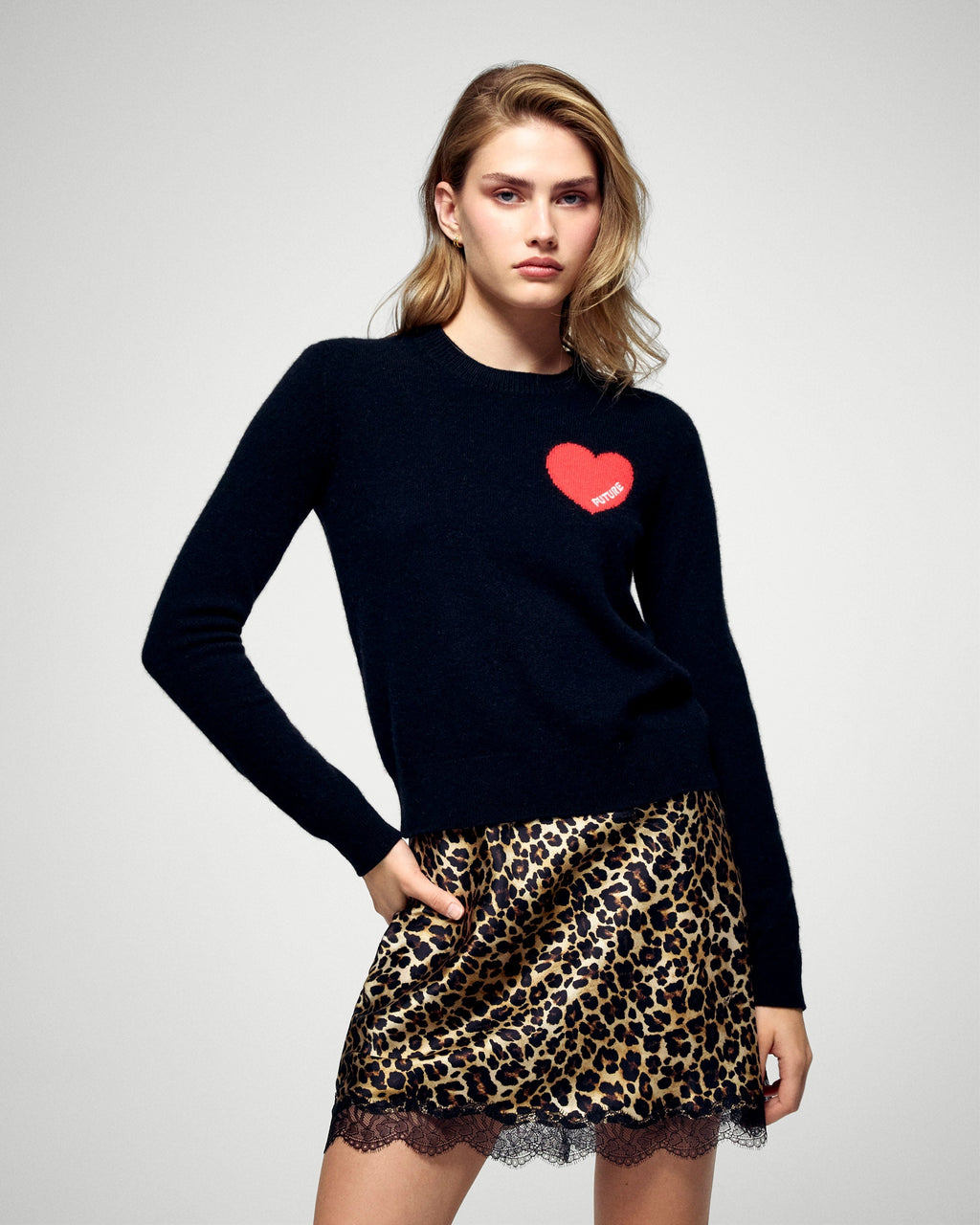 #label: Selaa mesure 1,73m et porte une taille S