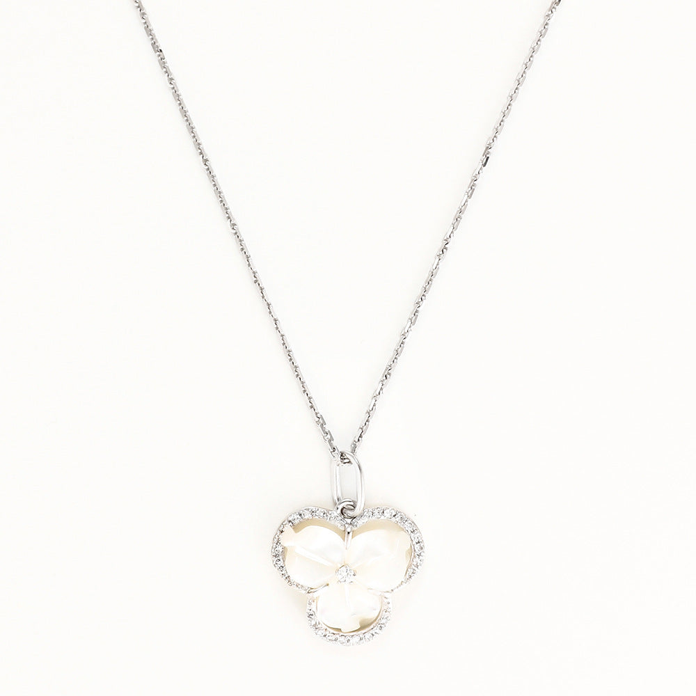 Pendentif "Fleur Nacrée" Diamants 0,09/31 & Nacre