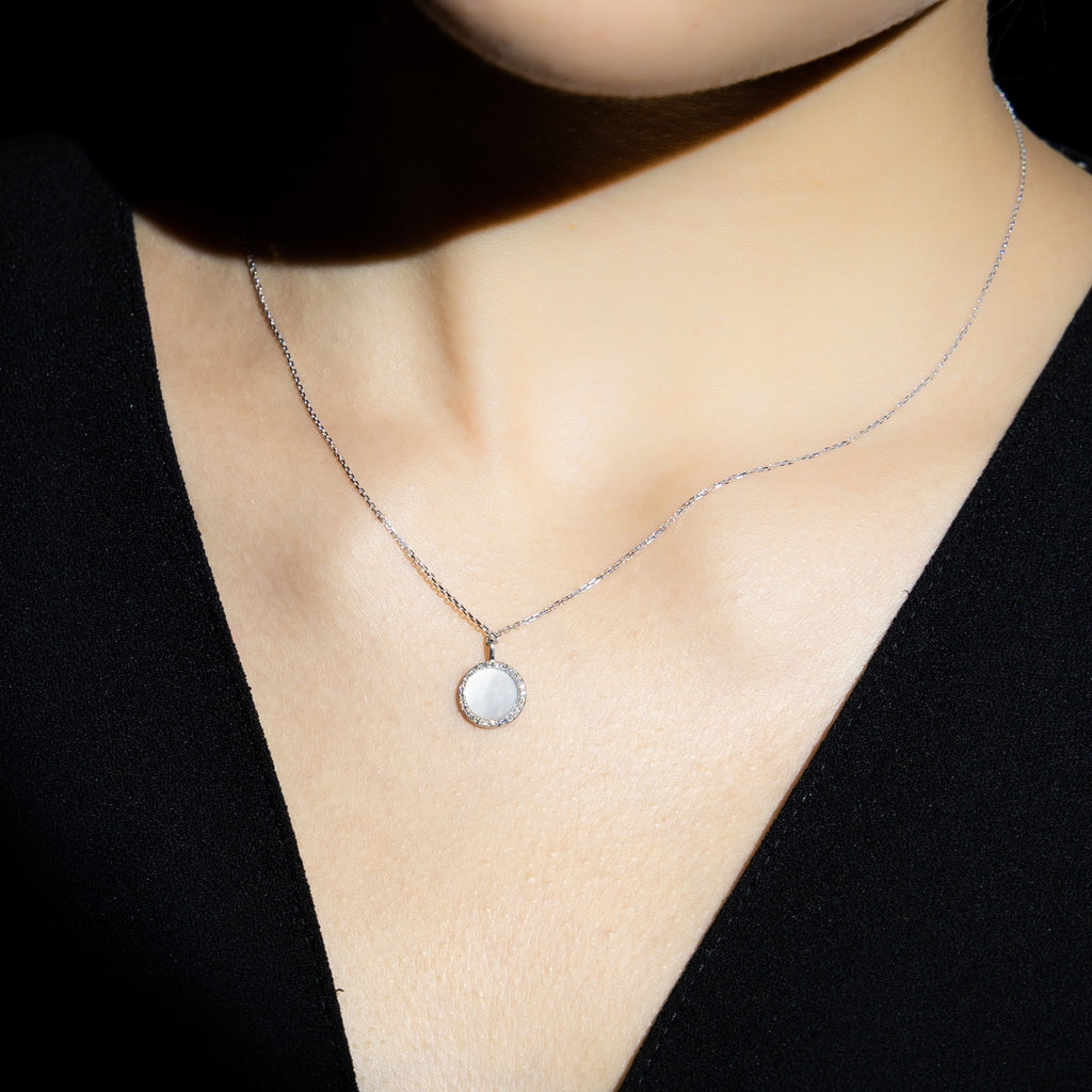 "Round Mother-of-Pearl" Pendant D0.08/28 &amp; Mother-of-Pearl - 375/1000 White Gold