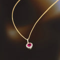 Pendentif "Embrasé" Or Jaune 375/1000 Et Zirconium Rouge