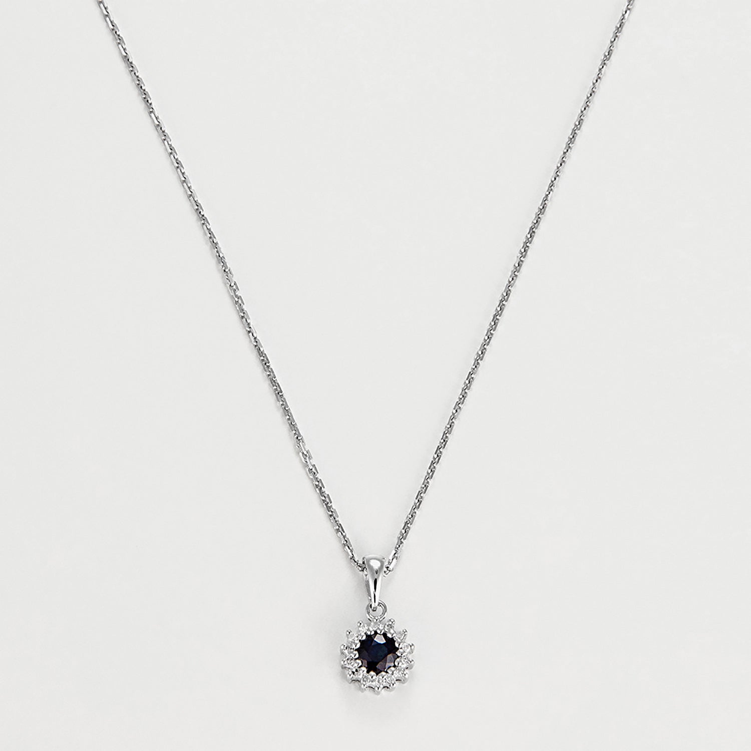 "Sapphire Daisy" Pendant - 375/1000 White Gold