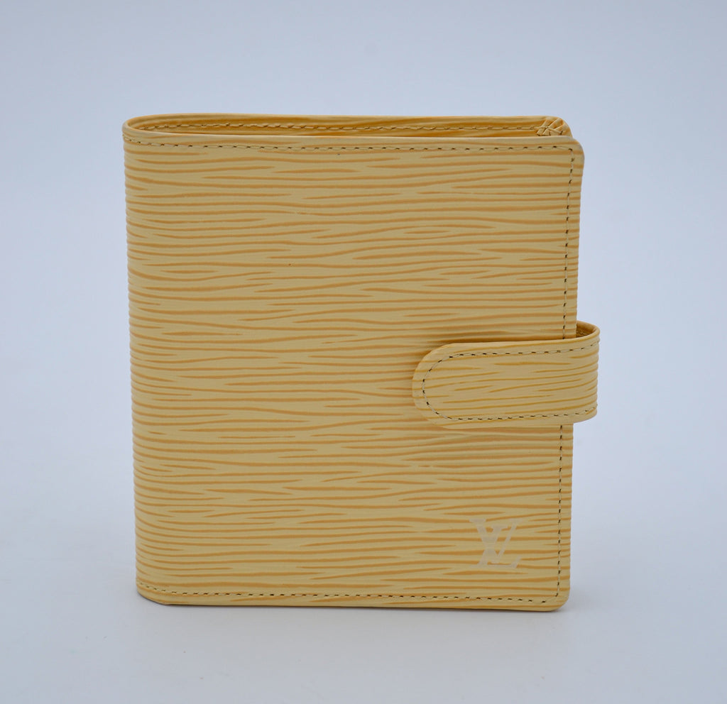 Cartera Louis Vuitton Compacta En Piel Epi Amarillo Pastel