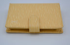 Cartera Louis Vuitton Compacta En Piel Epi Amarillo Pastel