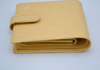 Cartera Louis Vuitton Compacta En Piel Epi Amarillo Pastel