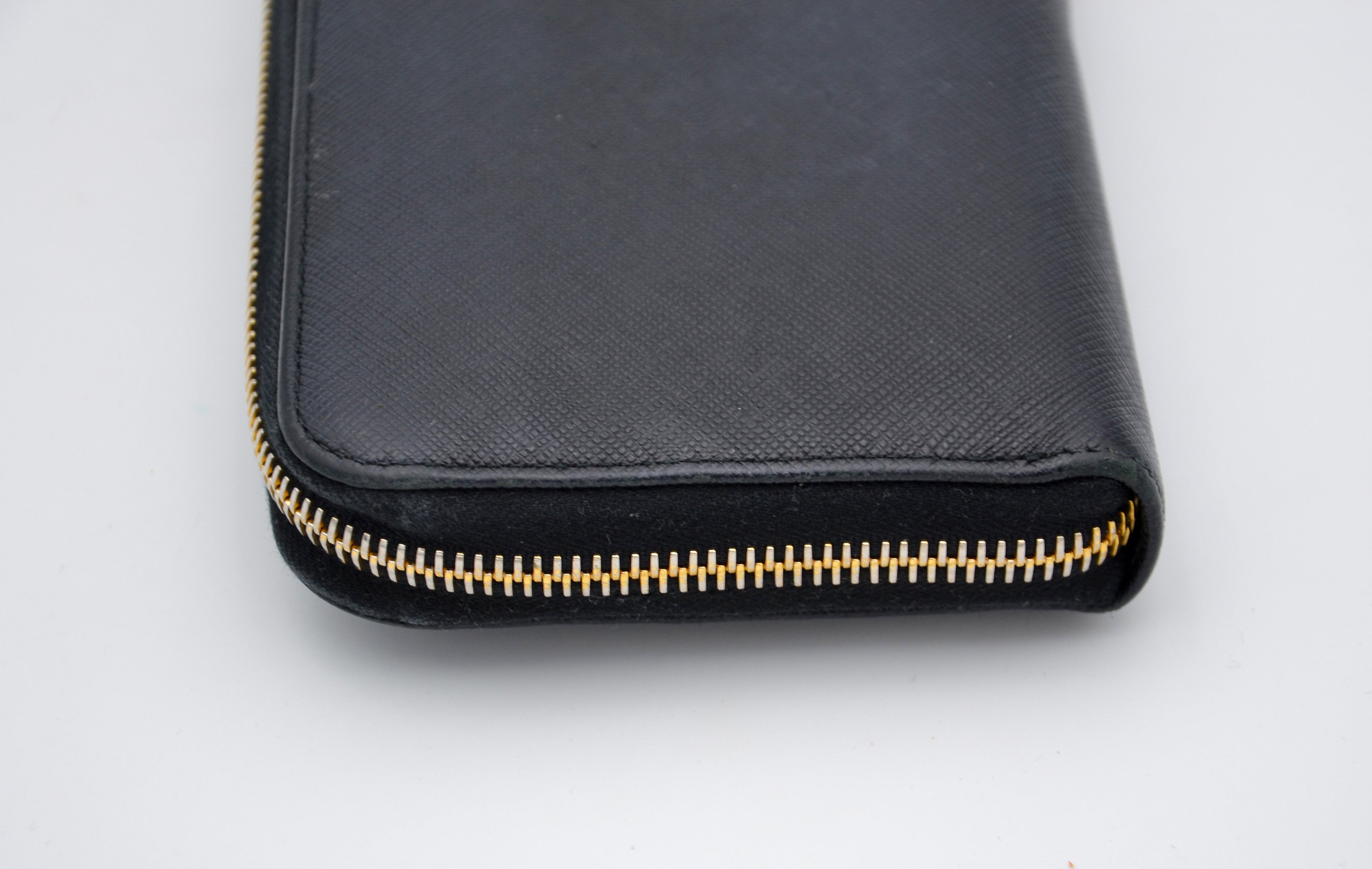 Portefeuille Long Prada En Cuir Saffiano