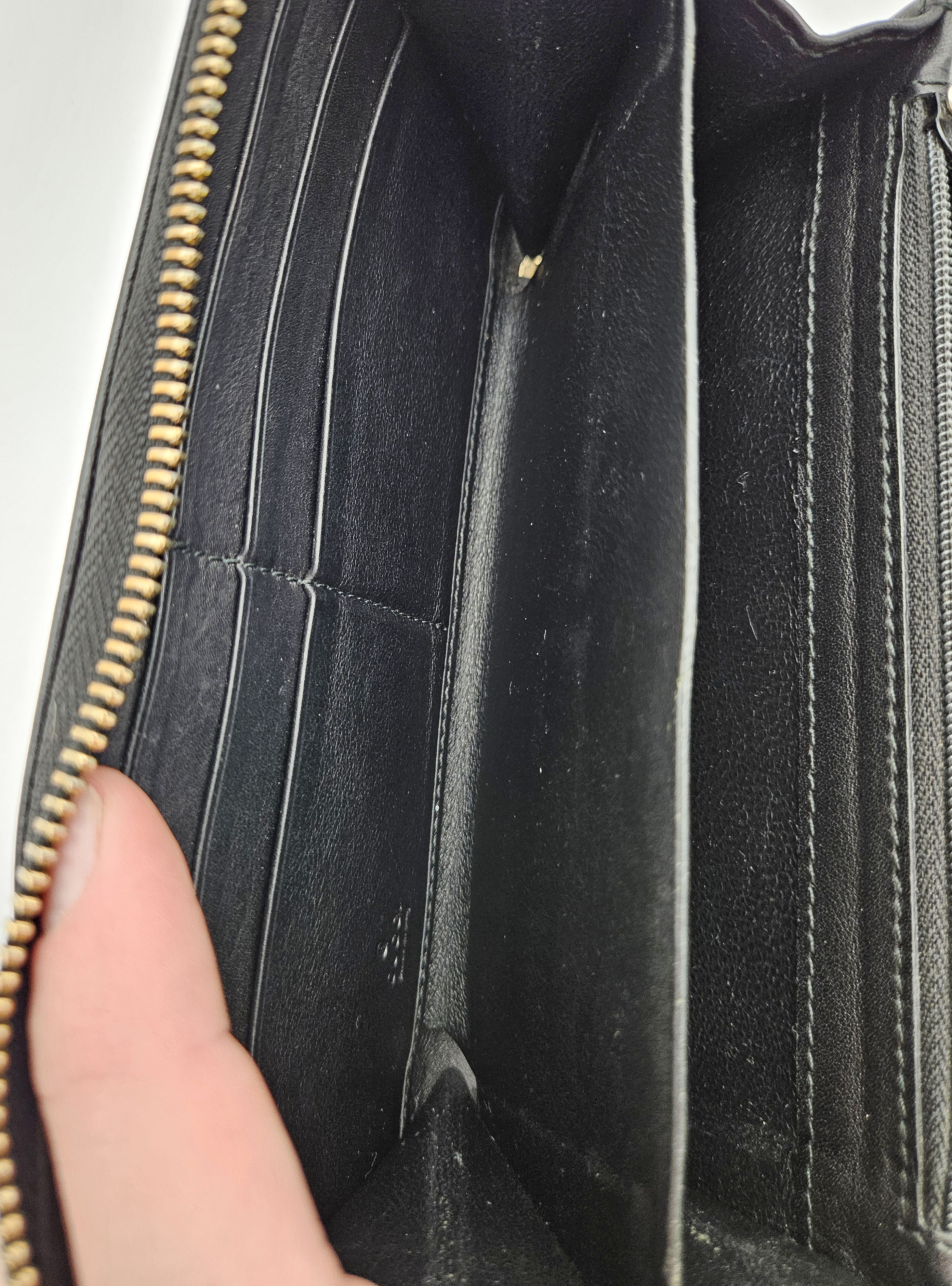 Gucci Long Zippy Wallet in Black Guccissima Leather