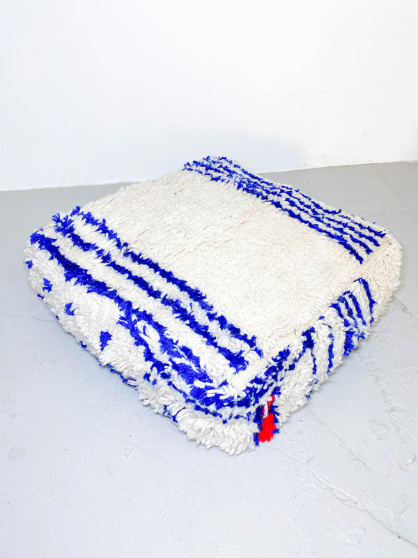 Pouf Berbère Marocain Écru À Motifs Bleu Majorelle
