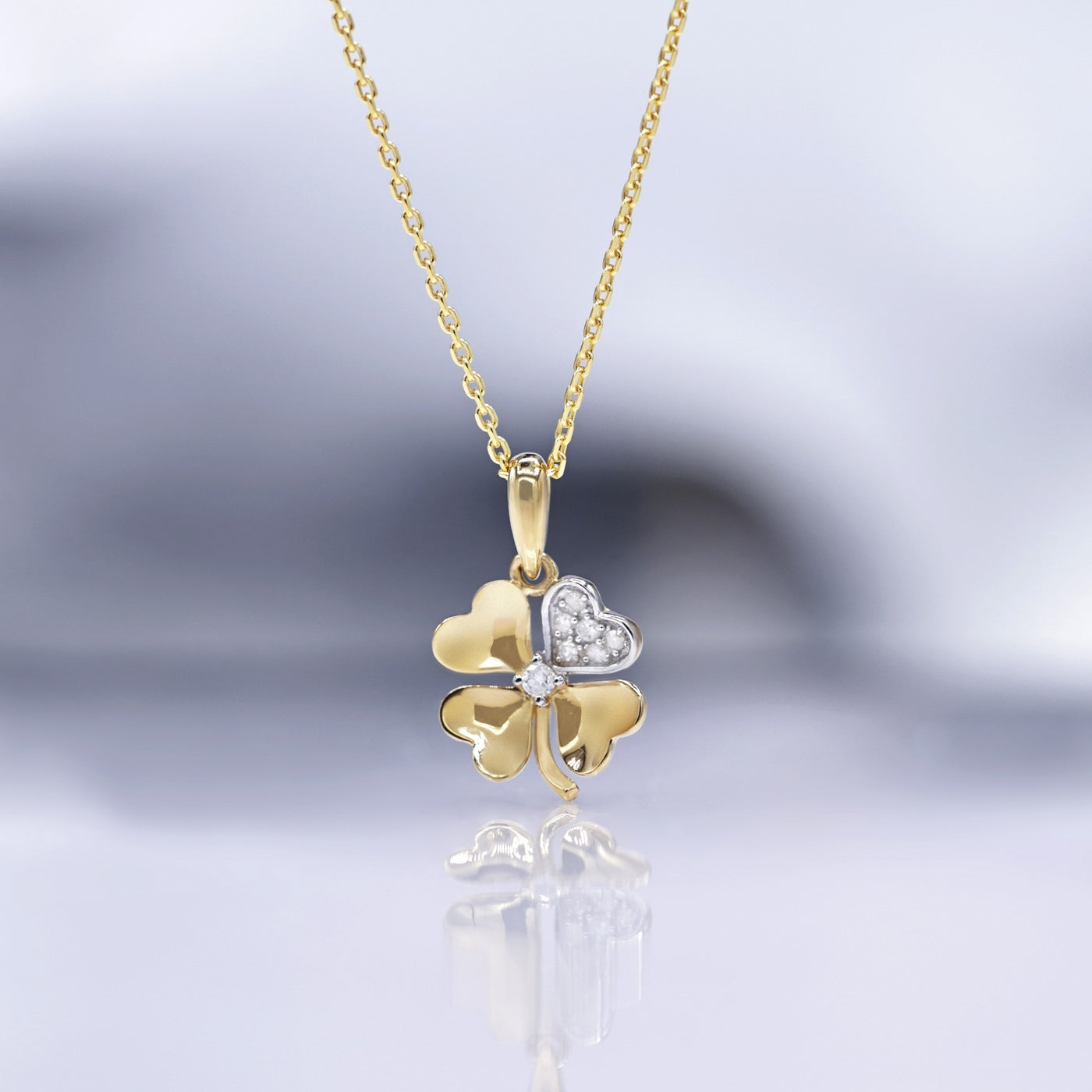 Pendentif "Dites-Le Avec Une Fleur" Diamants 0,05/7 - Or Jaune 375/1000