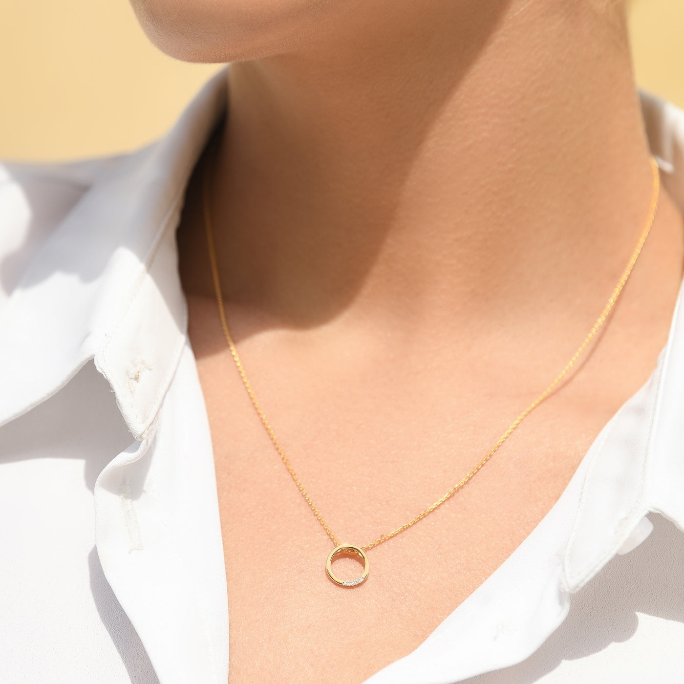"Circle" Diamond Pendant 0.02/5 - 375/1000 Yellow Gold