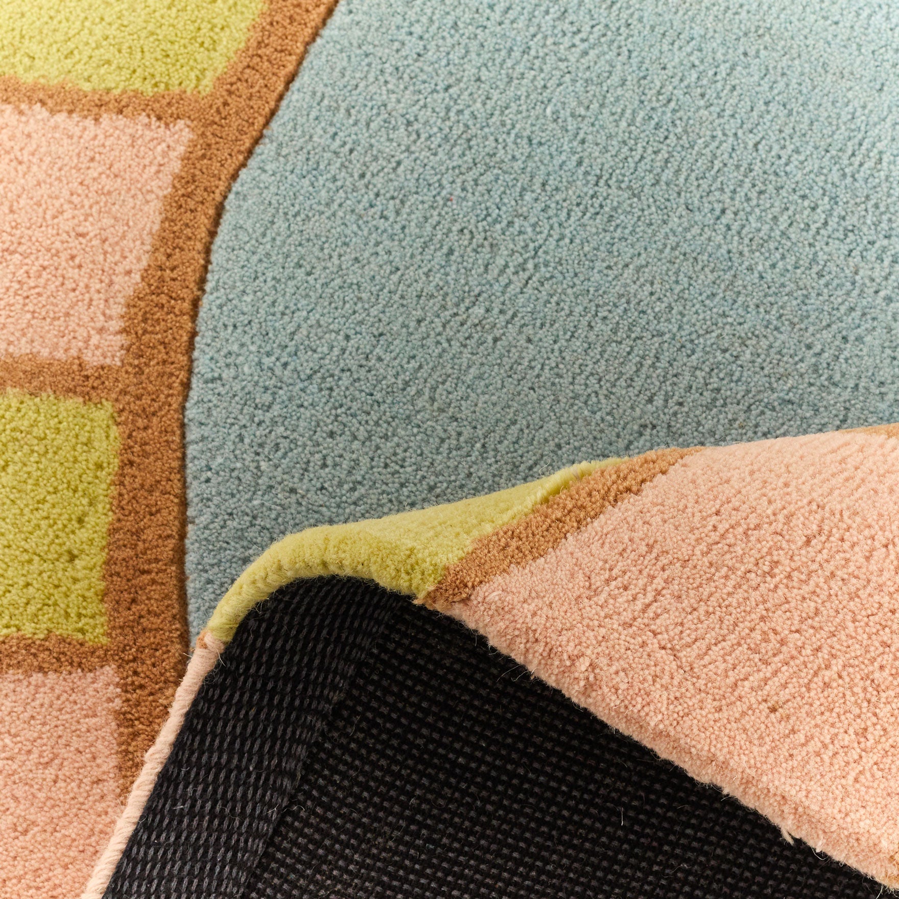 Soft Rayon – Pastel-hued wool rug Soft Rayon