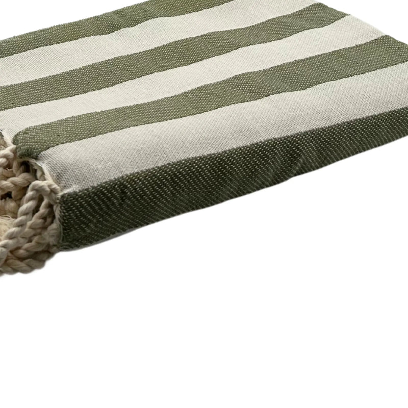 Zoom sur la Fouta Positano Vert Olive - BY FOUTAS