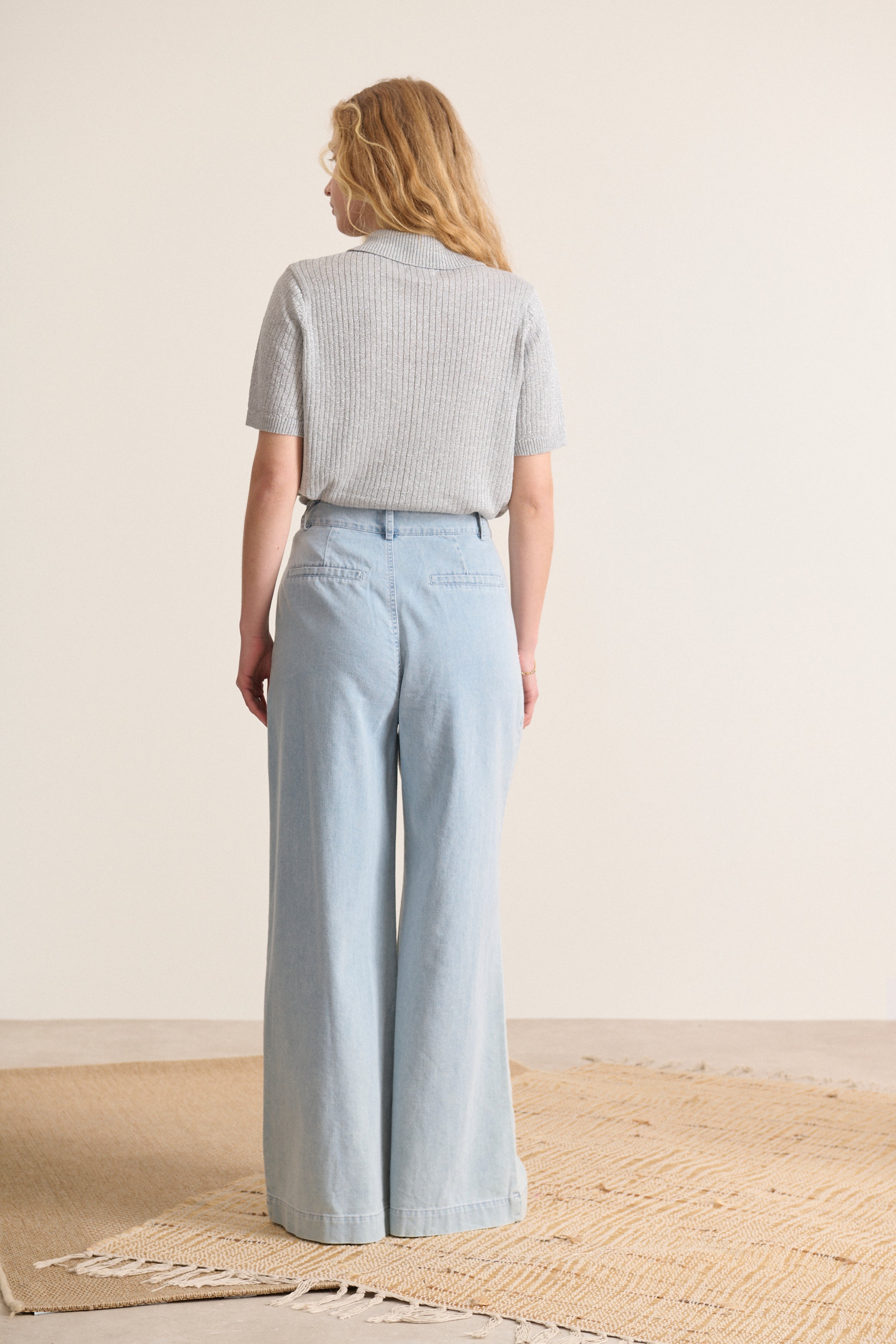 Top en maille manches courtes avec fermeture boutonnée et détails scintillants garance paris