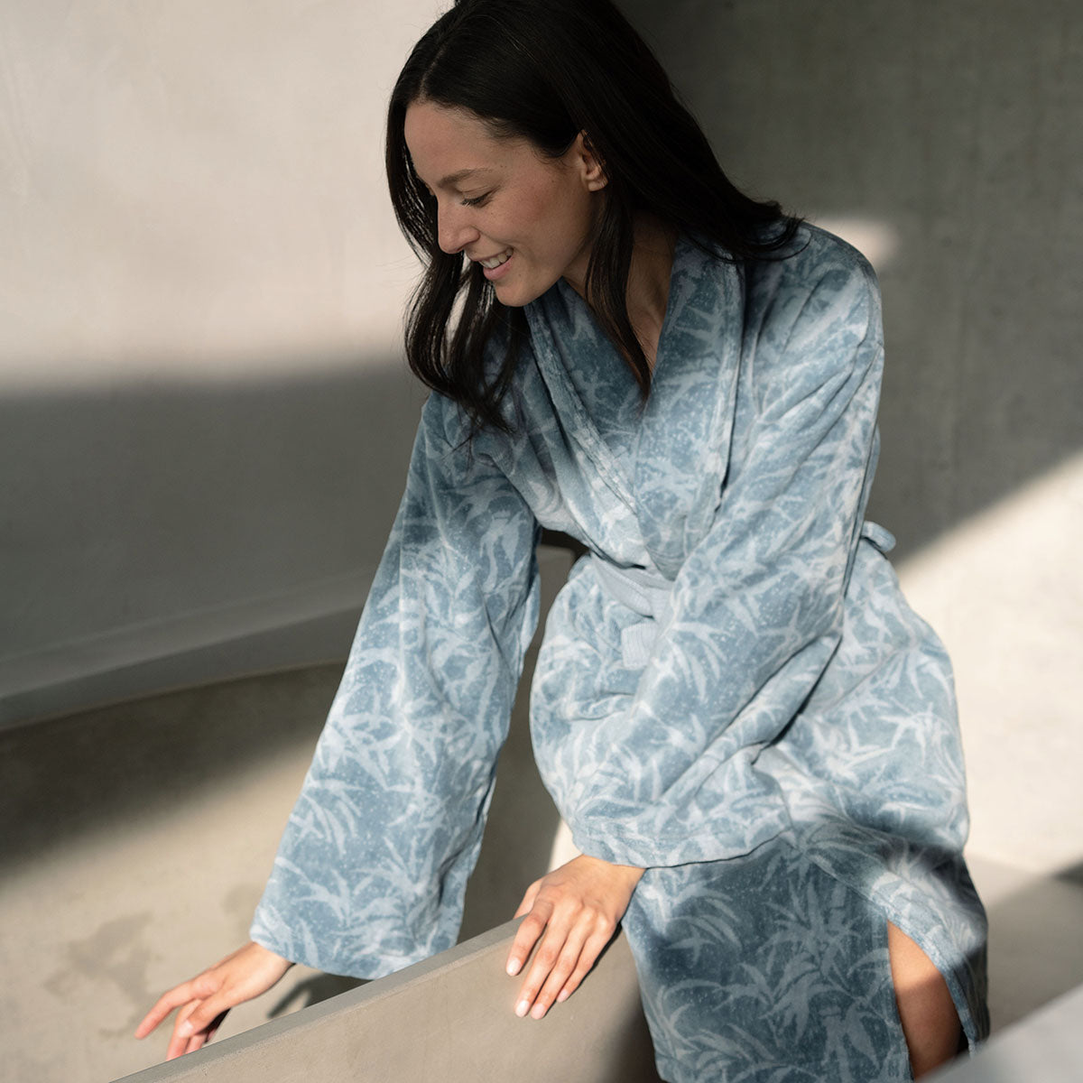 Contemplation - Bathrobe - Blue