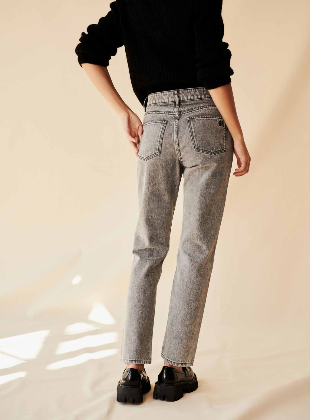 Phoebe Straight Jeans - Gray