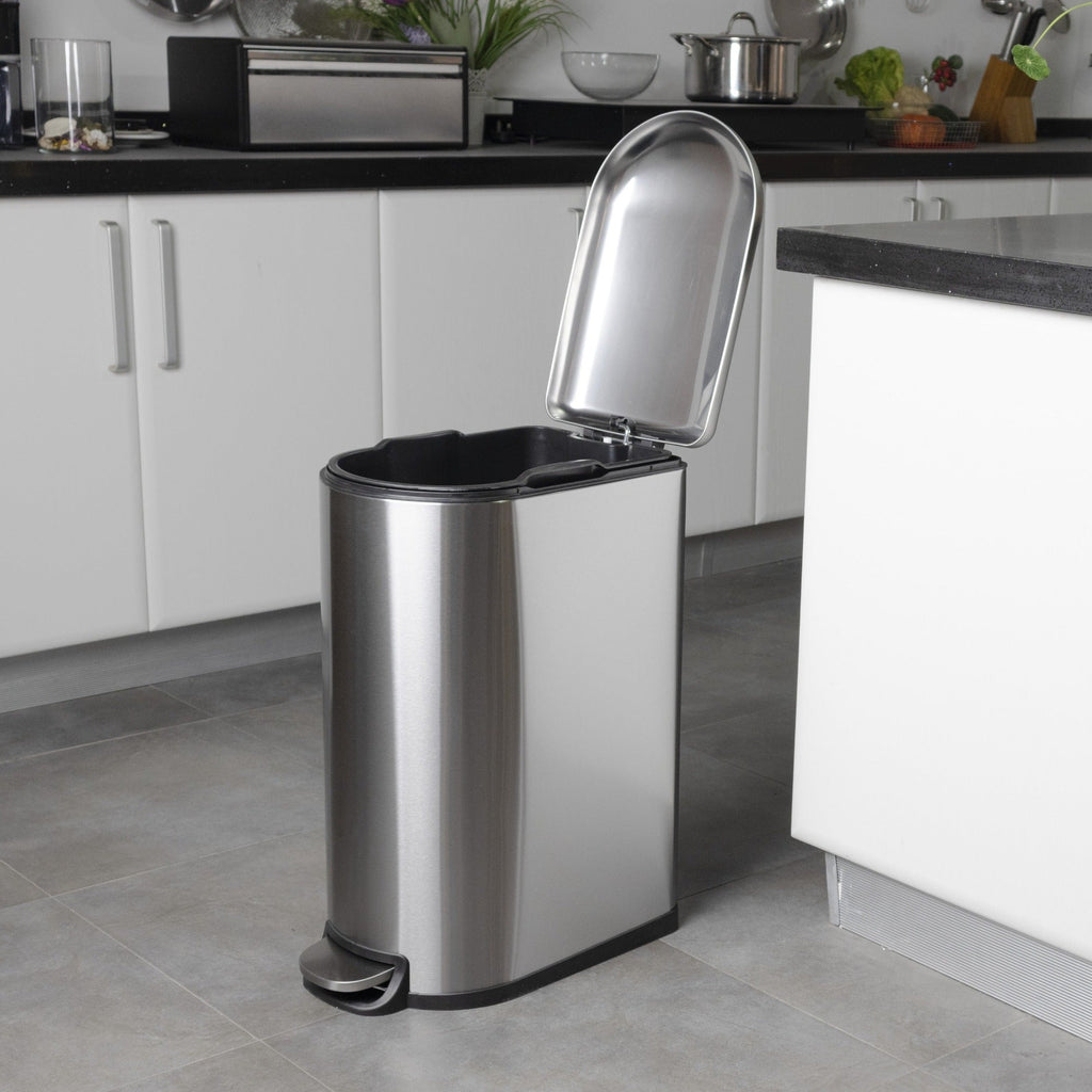 Cubo de basura de cocina estrecho con pedal de acero 40L FULLER en acero inoxidable cepillado diseño - REDDECO.com