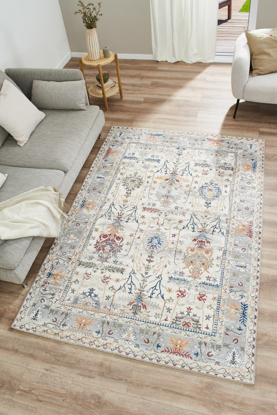 Radom 18 Rug - Cream