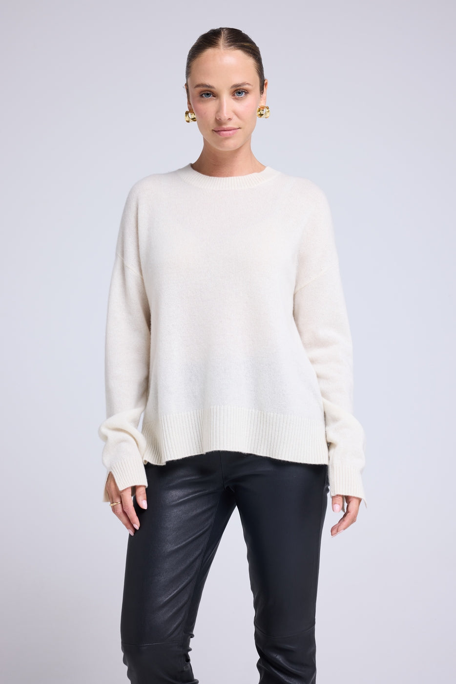 Sweter Oversize z Okrągłym Dekoltem Romy – Biały – Damski