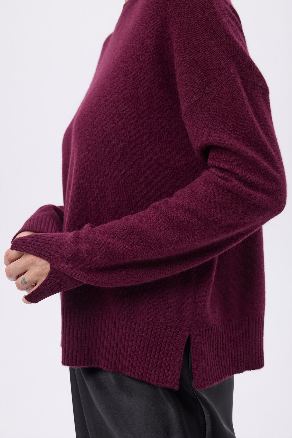 Oversizowy sweter z okrągłym dekoltem Romy - Bordowy - Damski