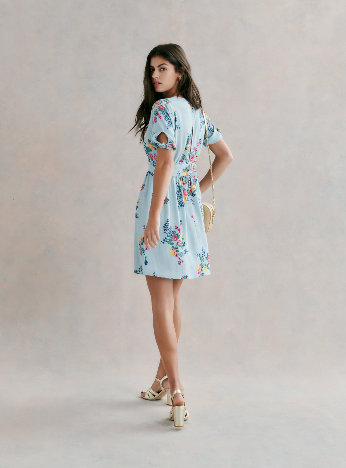 VESTIDO CORTO RUDY FLORAL CUELLO PICO PETITE MENDIGOTE