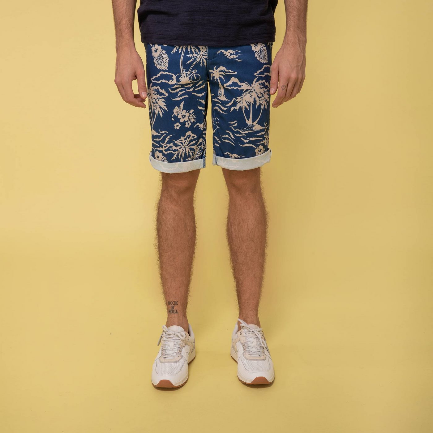Saulieu Cotton Shorts - Blue/Ecru - Men