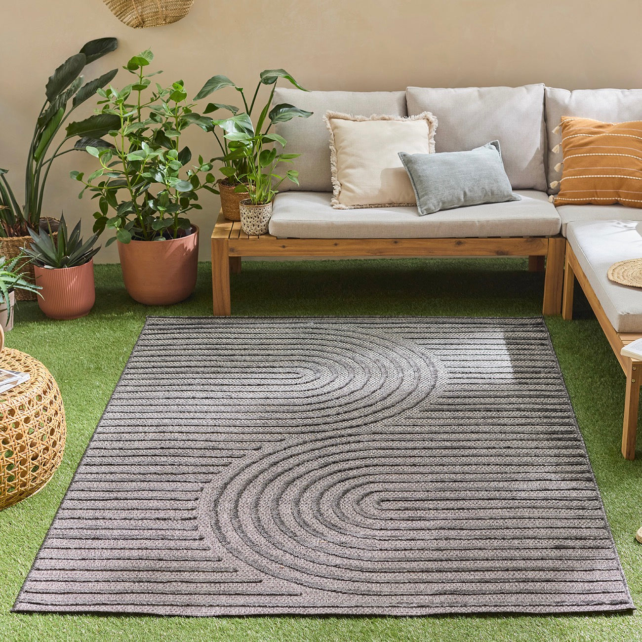 Santorini 986 Rug - Graphic Pattern - Black - Indoor / Outdoor
