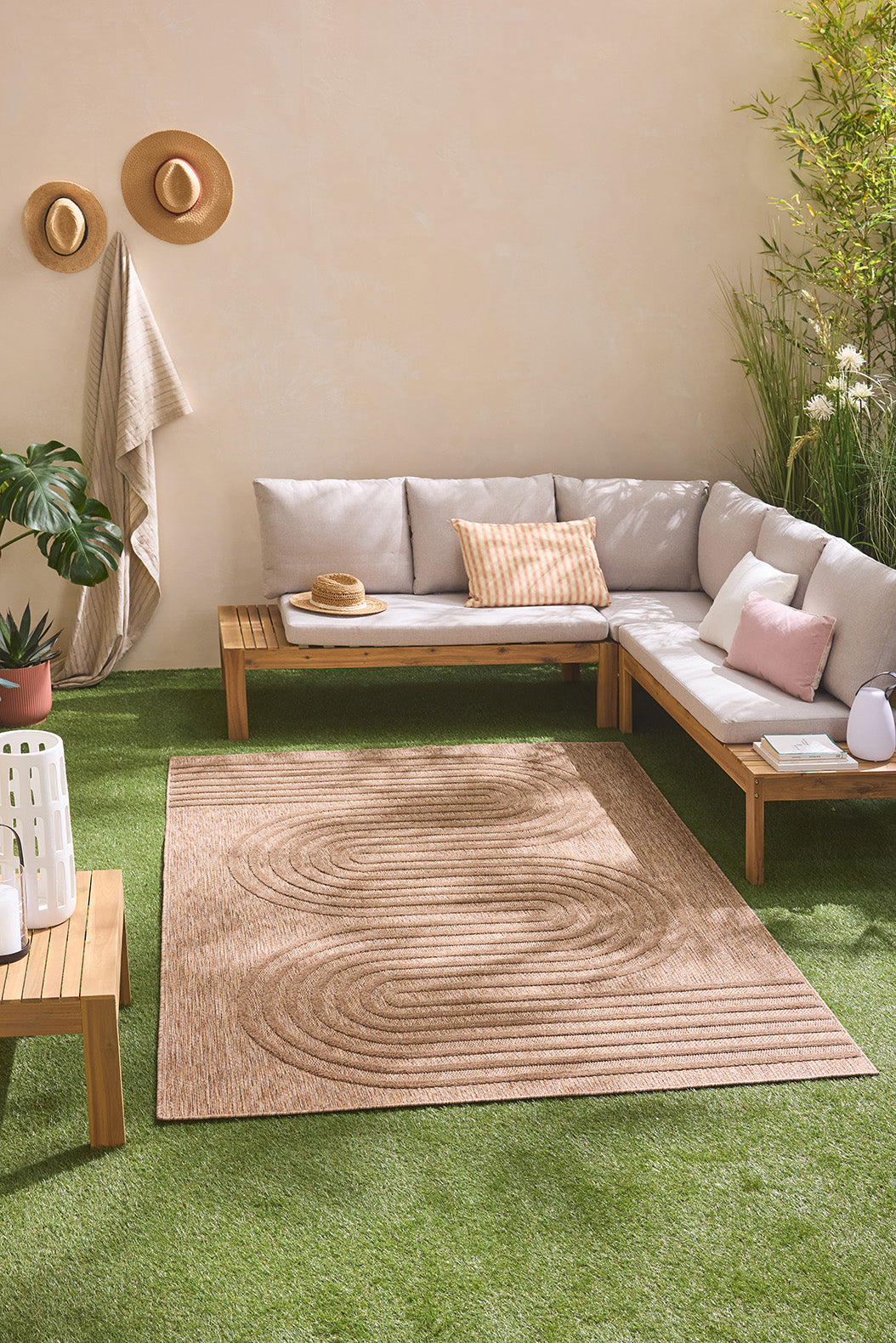Indoor and outdoor rug with wave patterns SANTORINI Beige: SAN987BEI Nazar rugs