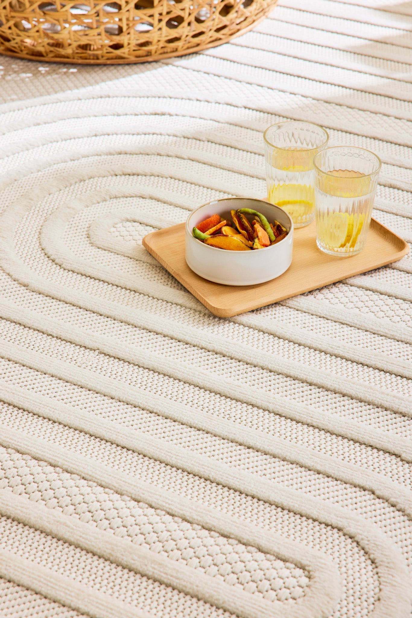Alfombra interior y exterior con motivos ondulados SANTORINI Blanco: SAN987BLA Alfombras Nazar