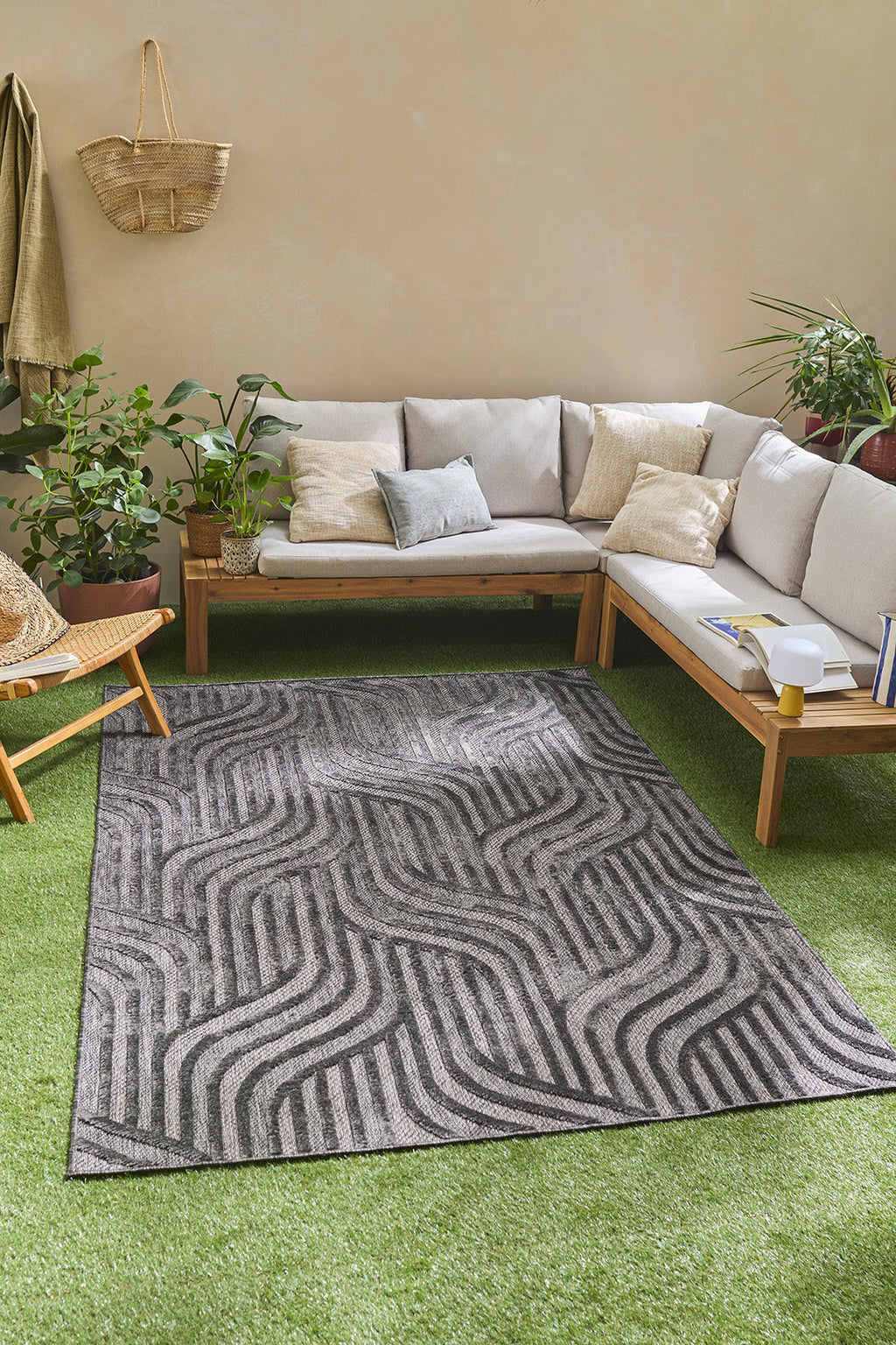 Alfombra con estampado gráfico para interior y exterior Santorini Black: SAN989NOI Alfombras Nazar