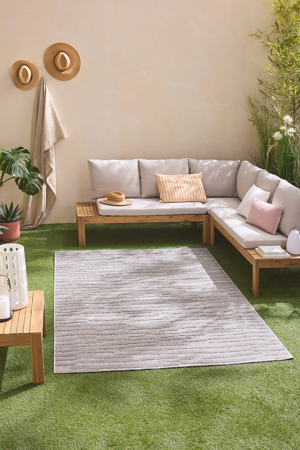 Gray patterned indoor and outdoor rugs: SAN990GRI Nazar rugs