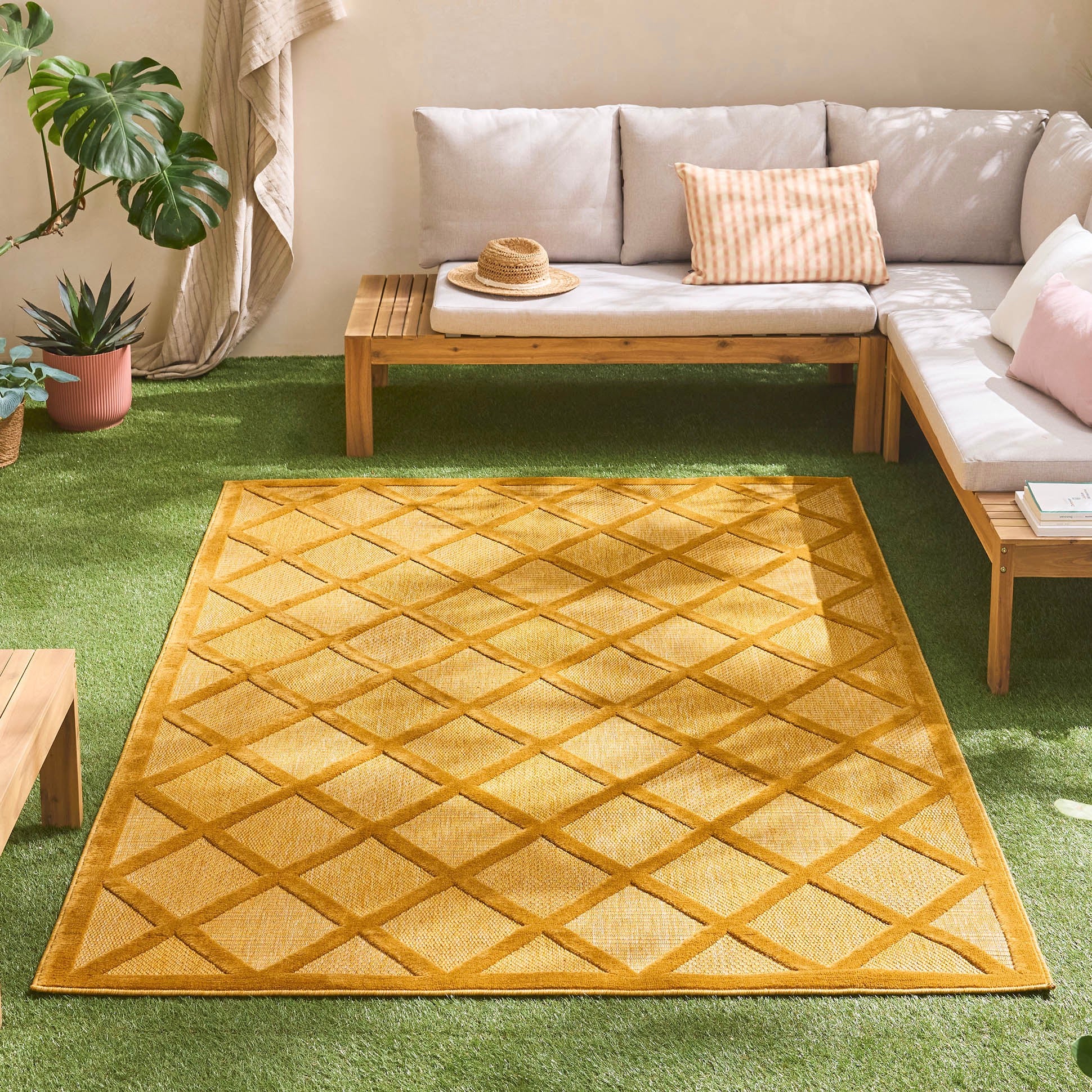 Santorini 991 Rug - Graphic Pattern - Yellow - Indoor / Outdoor