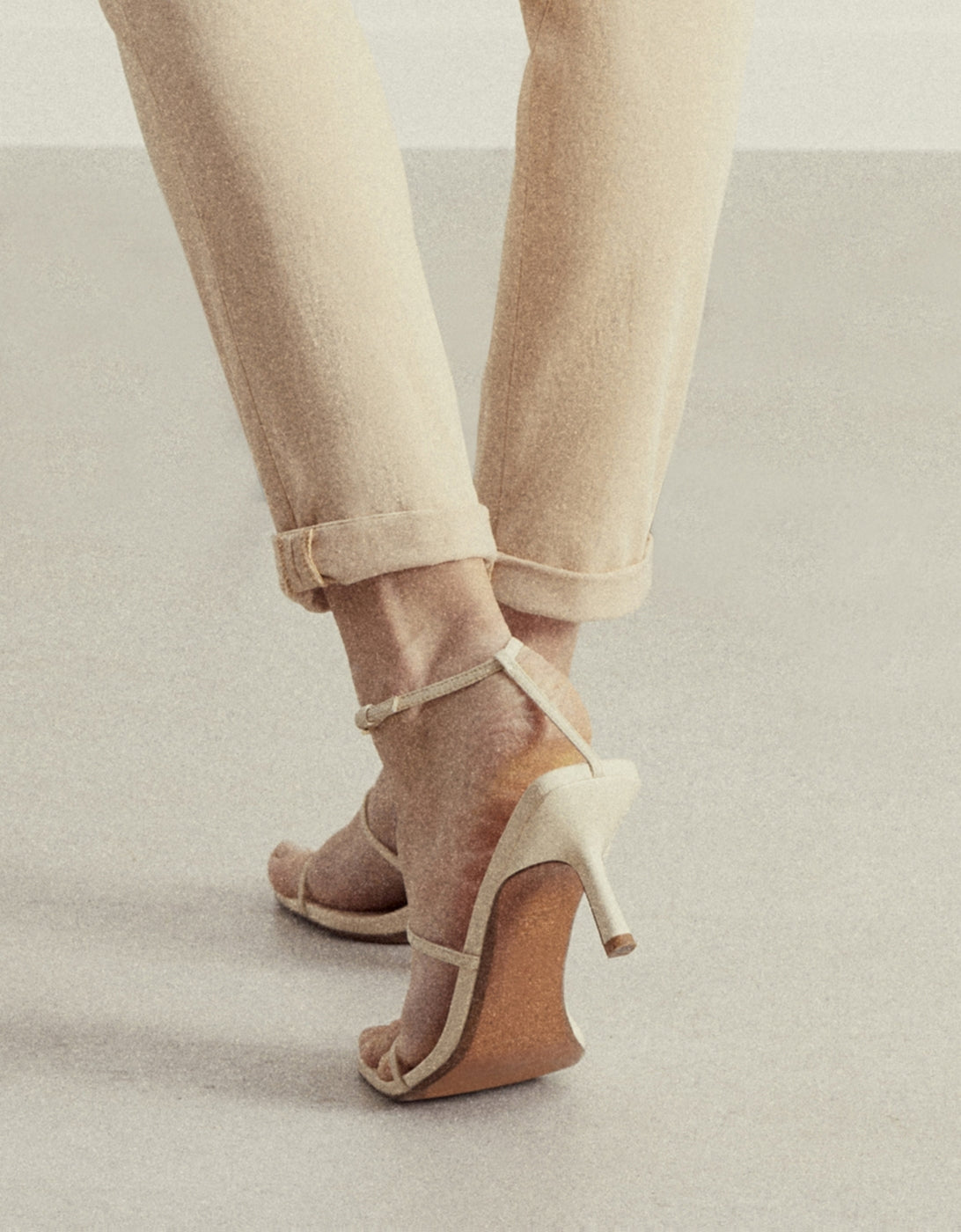 Pantalón Chino Sandy 2 Basic - Hazelnut - Mujer