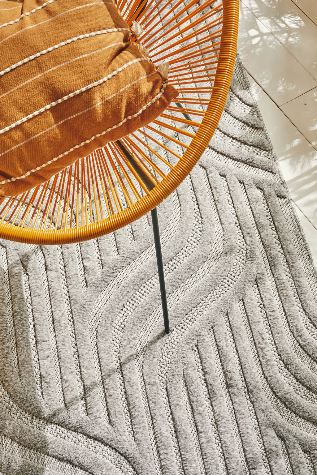 Alfombra con motivos gráficos para interior y exterior Santorini Grey: SAN989GRI Alfombras Nazar