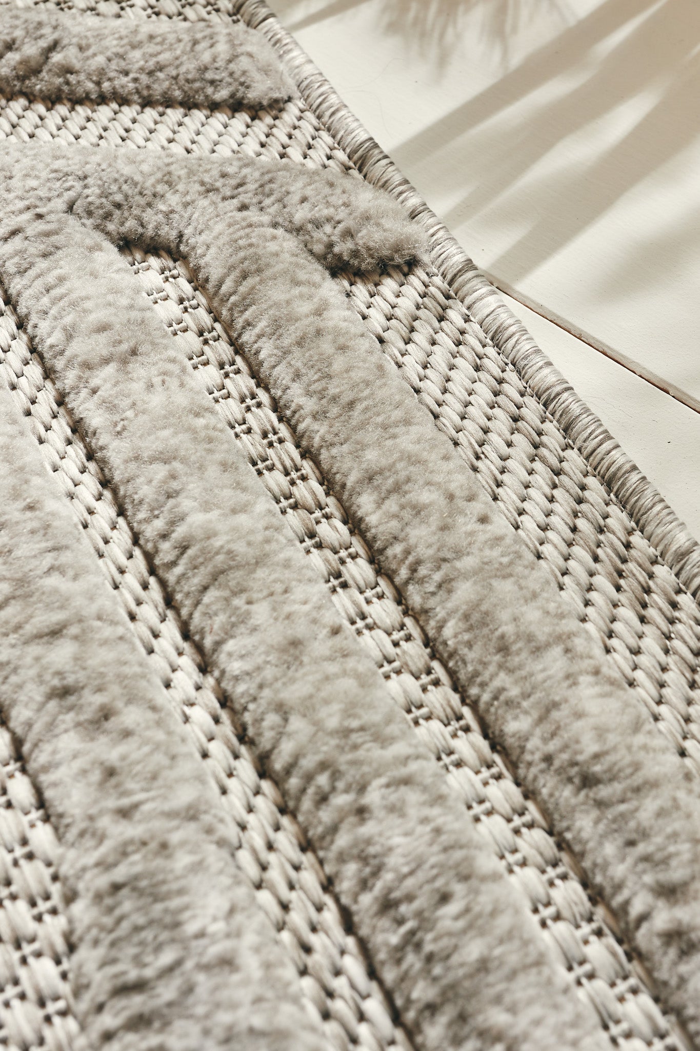 Alfombra con motivos gráficos para interior y exterior Santorini Grey: SAN989GRI Alfombras Nazar