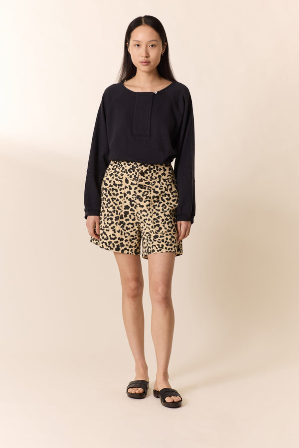 Qitu Leo Shorts