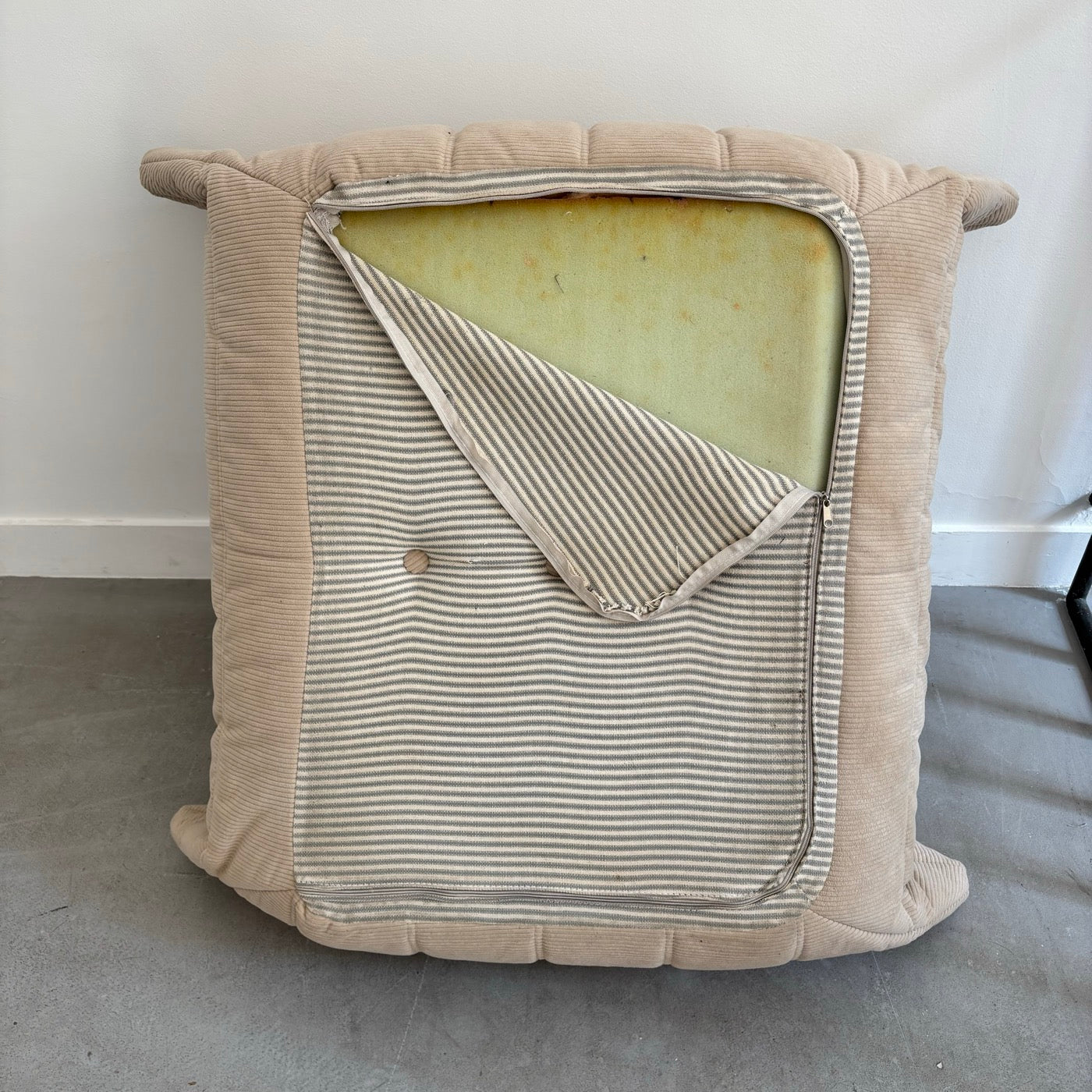 Pouf Togo Par Michel Ducaroy Pour Ligne Roset