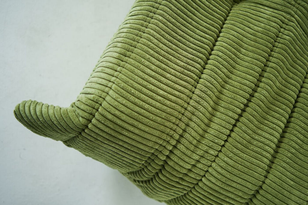 Ensemble Togo - Chauffeuse + Pouf - Velours Côtelé - Vert Frais