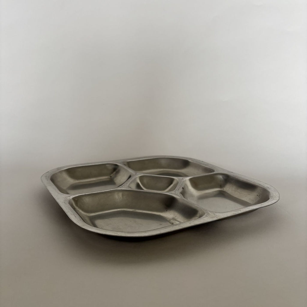 Plat En Inox Vintage