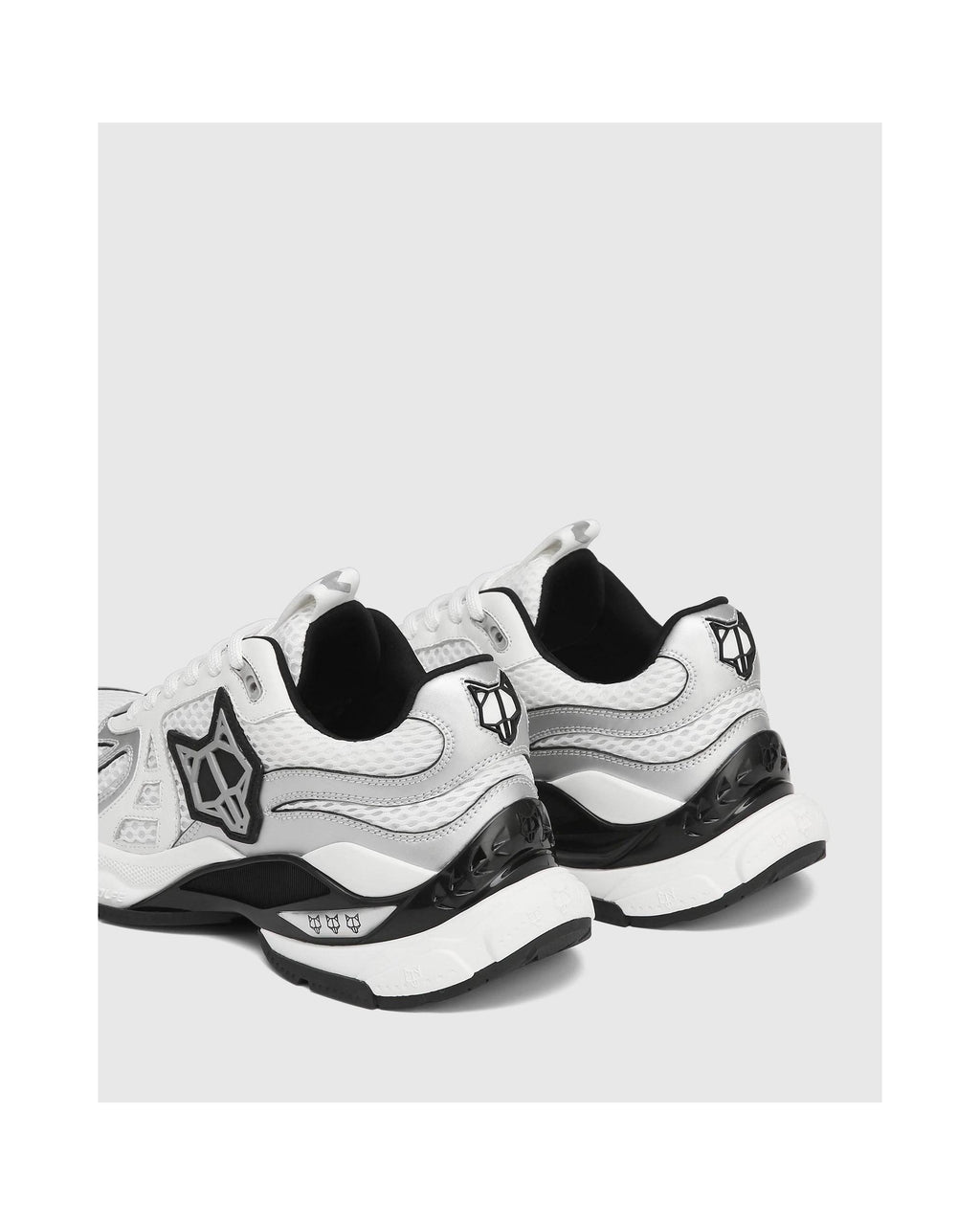 Women's Smash Trainers - White/Silver