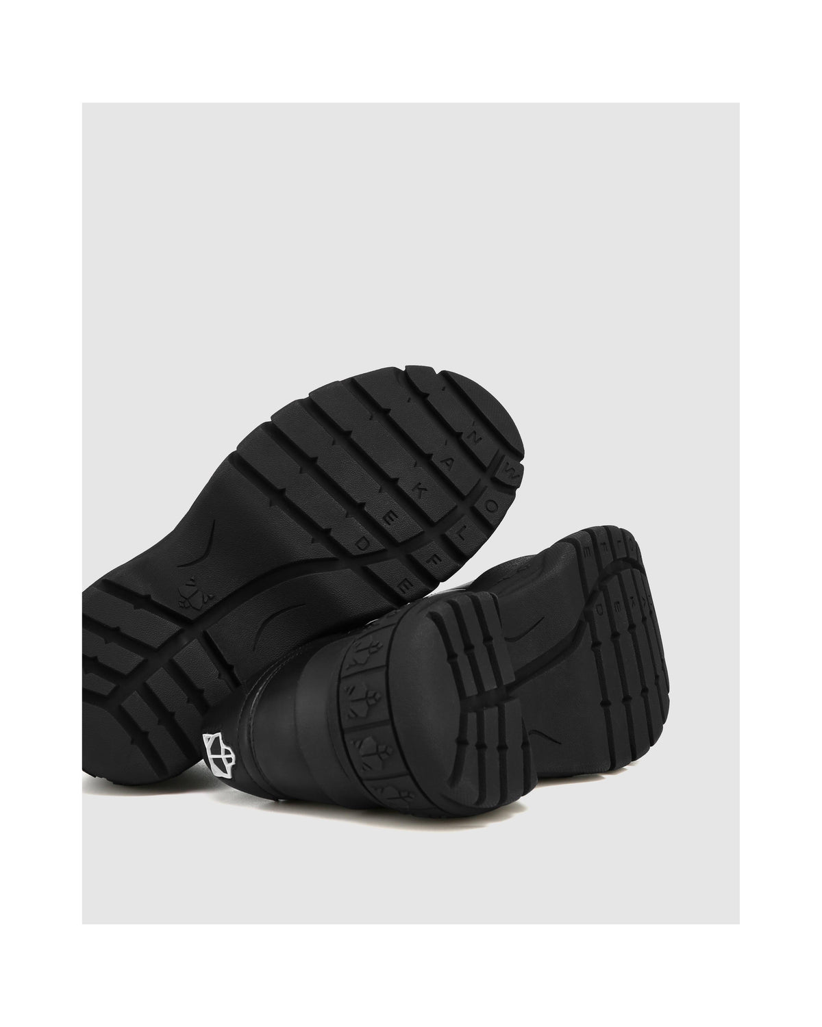 Sporty Trainers - Black - Women